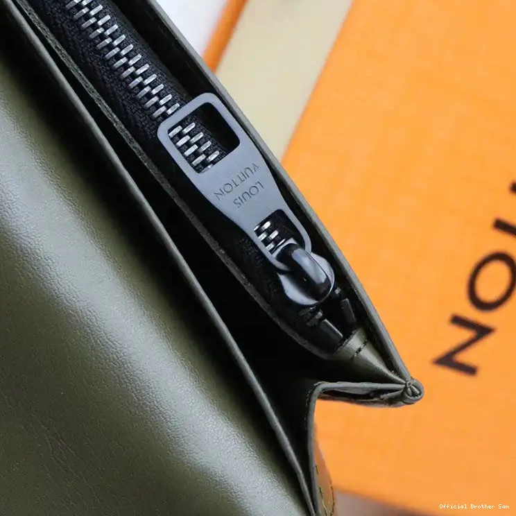 Official Brother Sam 2106DJ0075 Bags LV 0820
